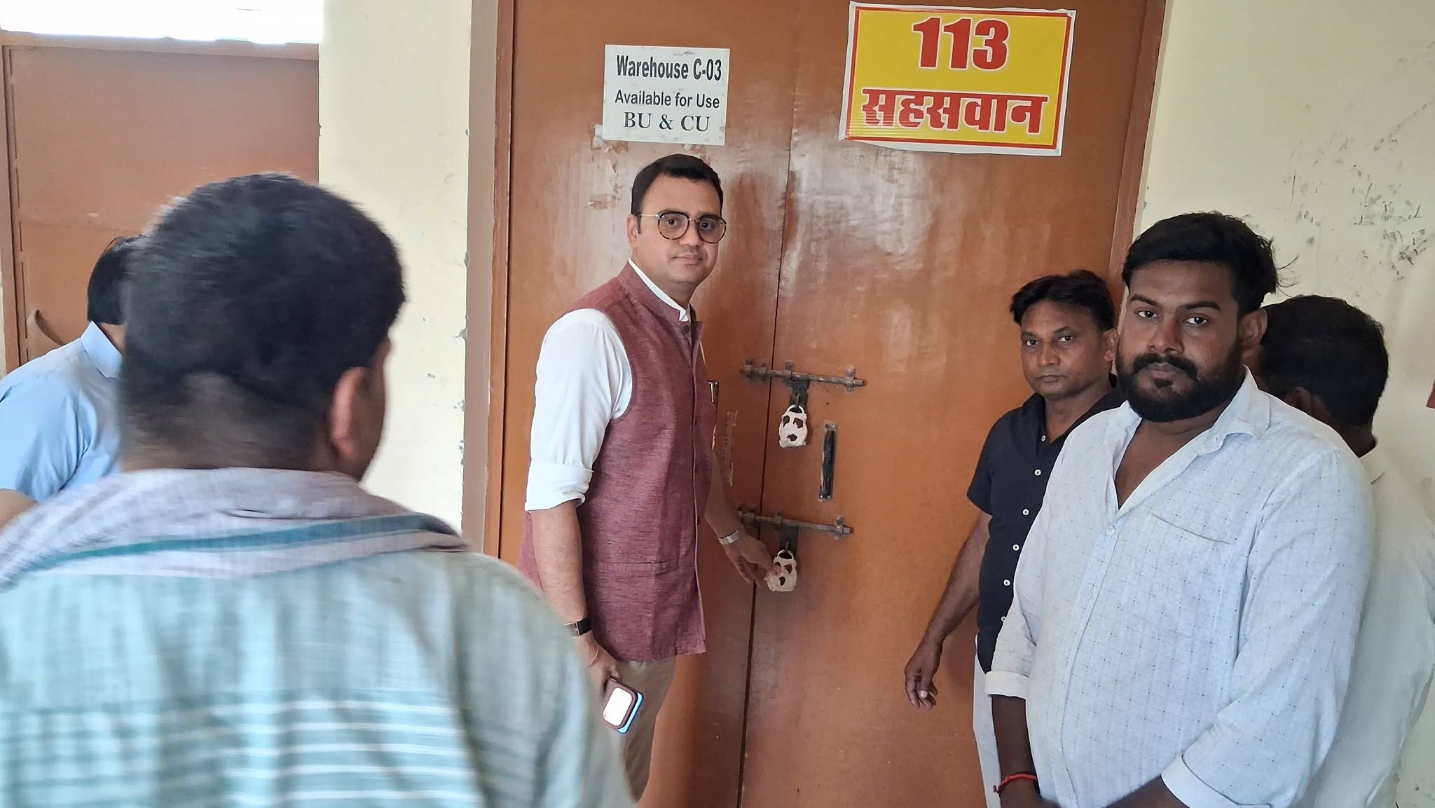 ईवीएम व वीवीपैट वेयरहाउस का बाहय निरीक्षण