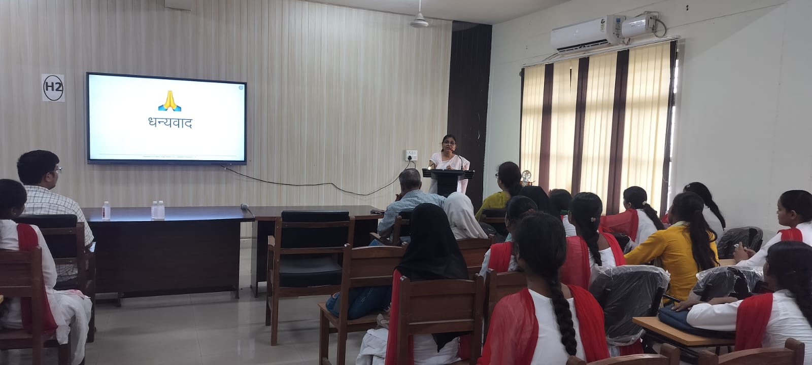 बदायूँ – राजकीय महिला महाविद्यालय में दीक्षारंभ कार्यक्रम उत्साह एवं गरिमामय वातावरण में संपन्न